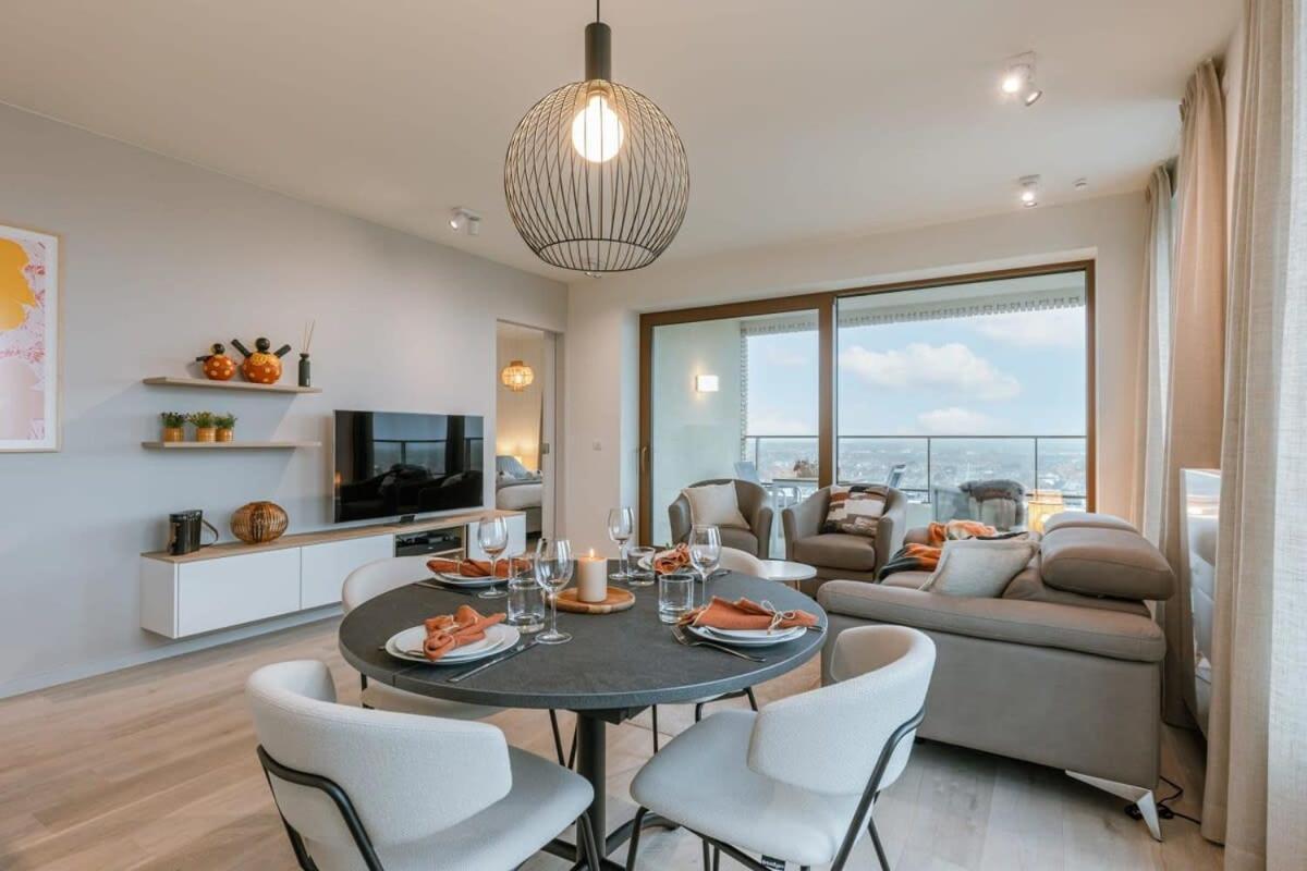 Huswell - With Fantastic View, Terrace And Parking